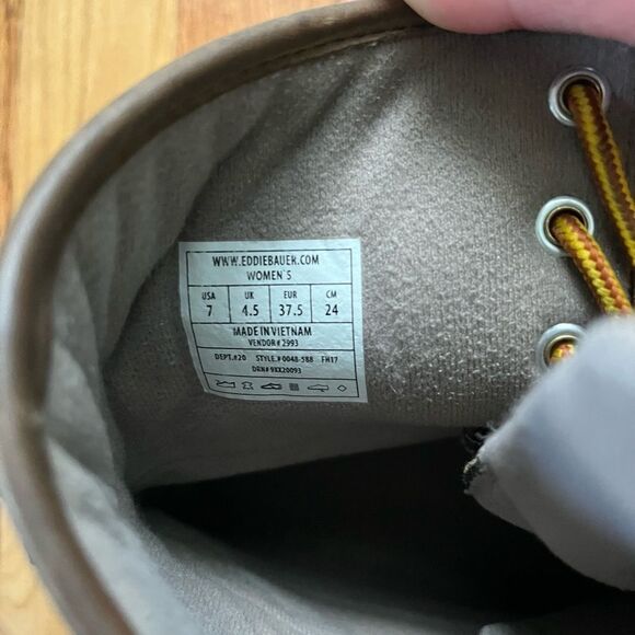 Eddie Bauer Women's Gray Boots with Yellow Laces - Picture 4 of 7